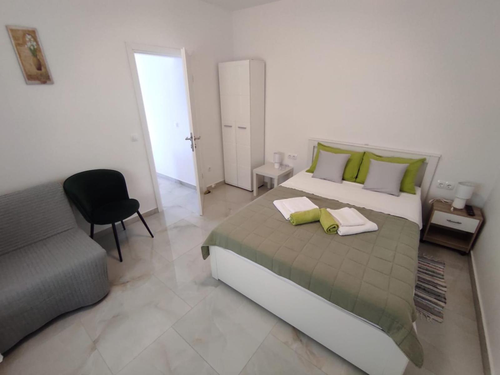 Apartment With Terrace And Garden Pirovac Εξωτερικό φωτογραφία