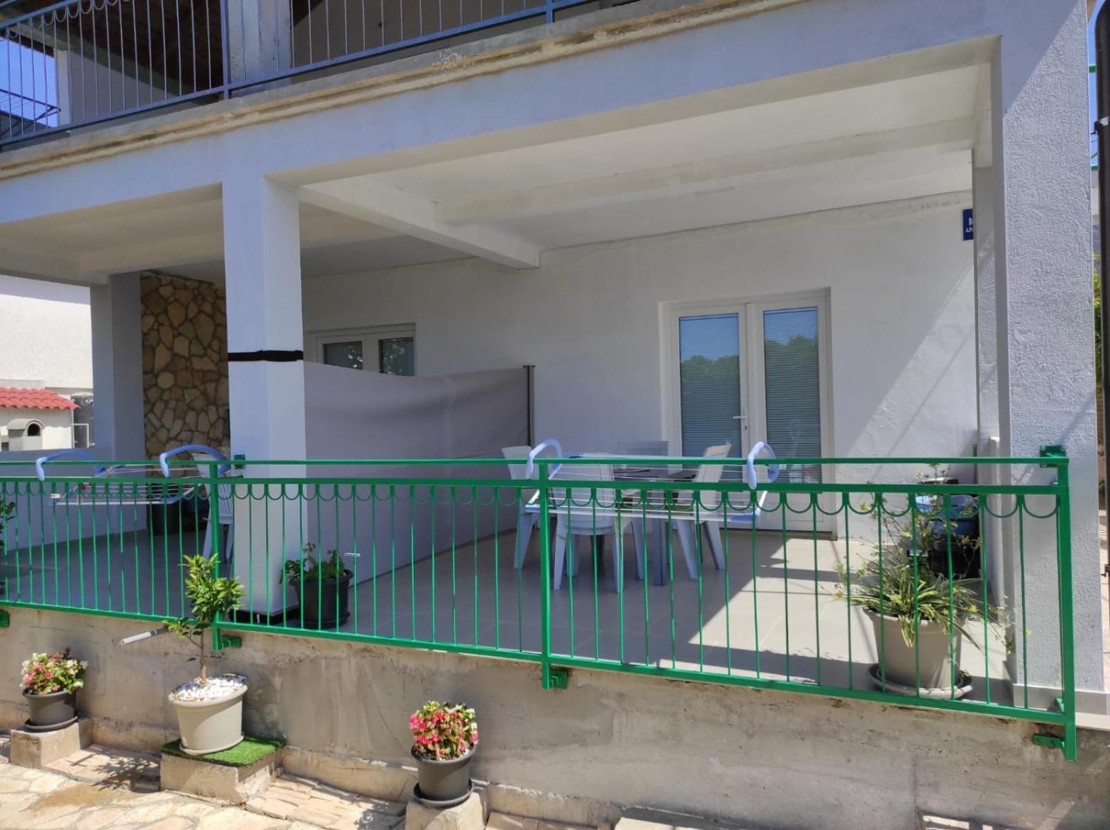 Apartment With Terrace And Garden Pirovac Εξωτερικό φωτογραφία