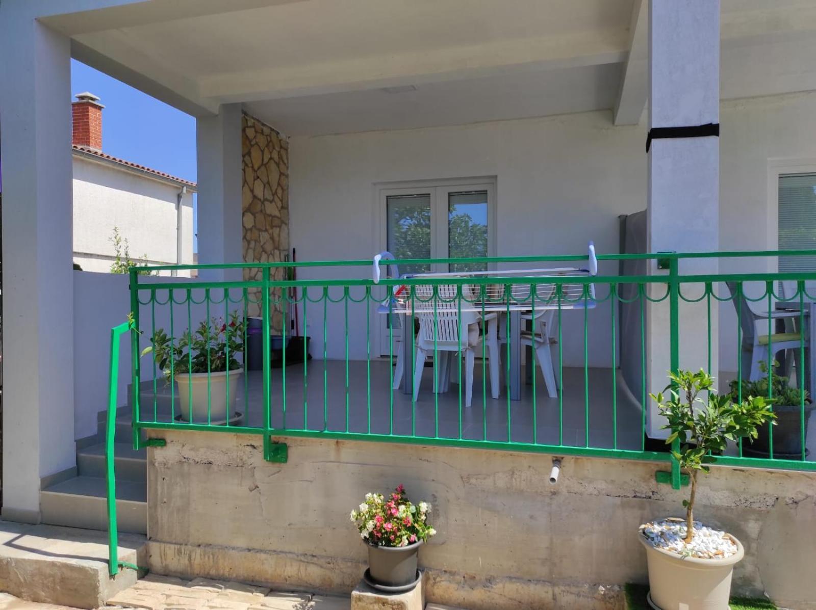 Apartment With Terrace And Garden Pirovac Εξωτερικό φωτογραφία